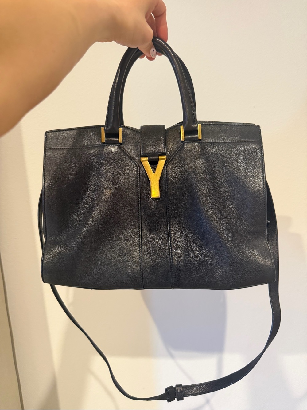 Yves Saint Laurent
Leather Chyc Cabas Tote